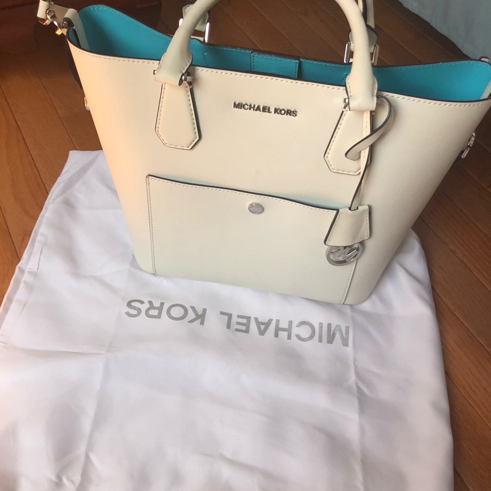 Michael Kors purse - Picture 4 of 8
